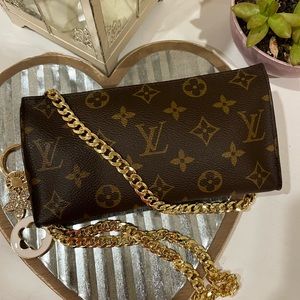 Louis Vuitton crossbody Pochette